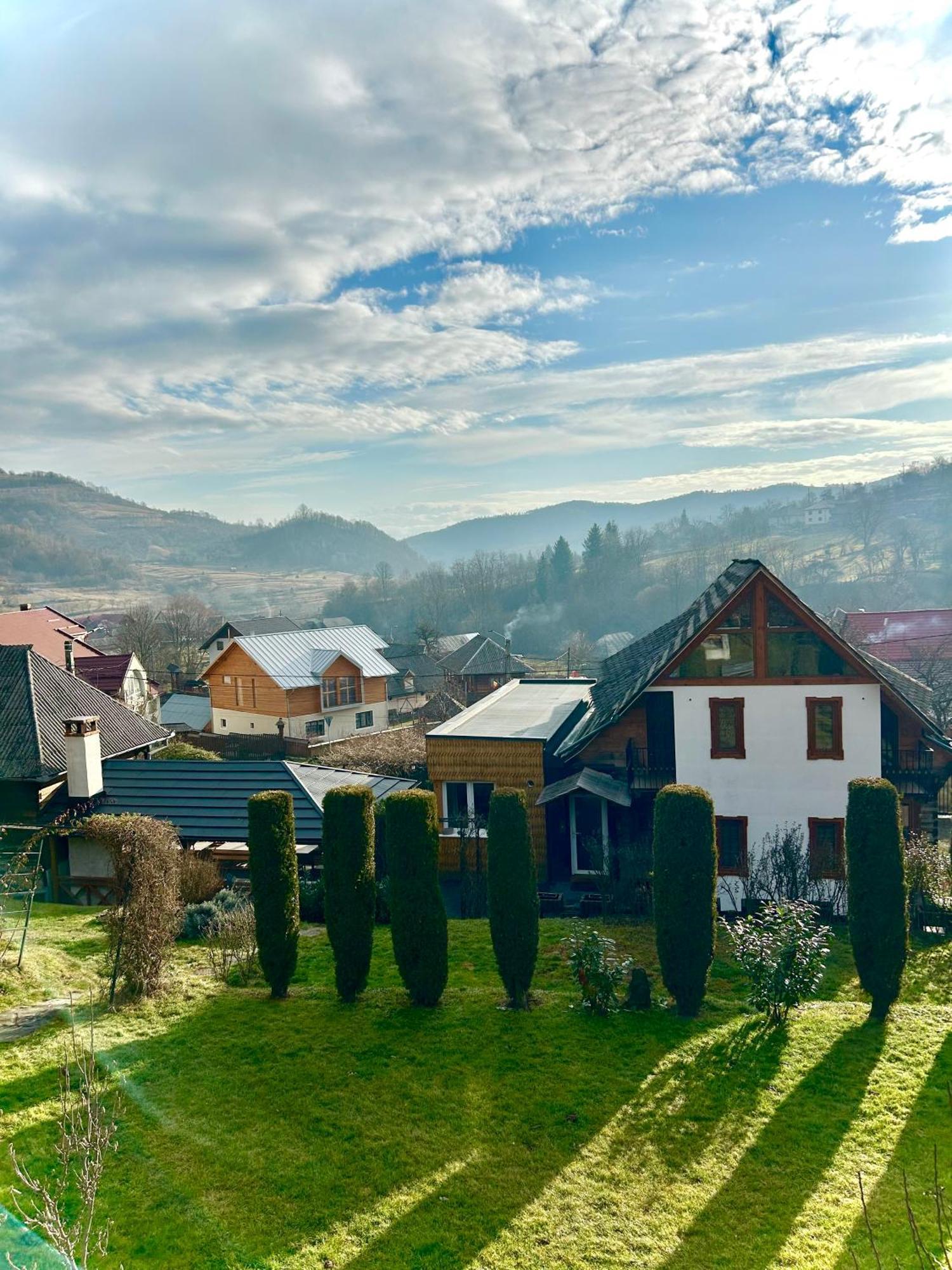 Casa Cu Magnolii Otel Poienile Izei Dış mekan fotoğraf